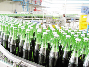 啤酒斗式流水線，空中安全作業(yè)有保障