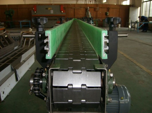 鏈板輸送機(jī)傳送鏈條故障原因及維護(hù)