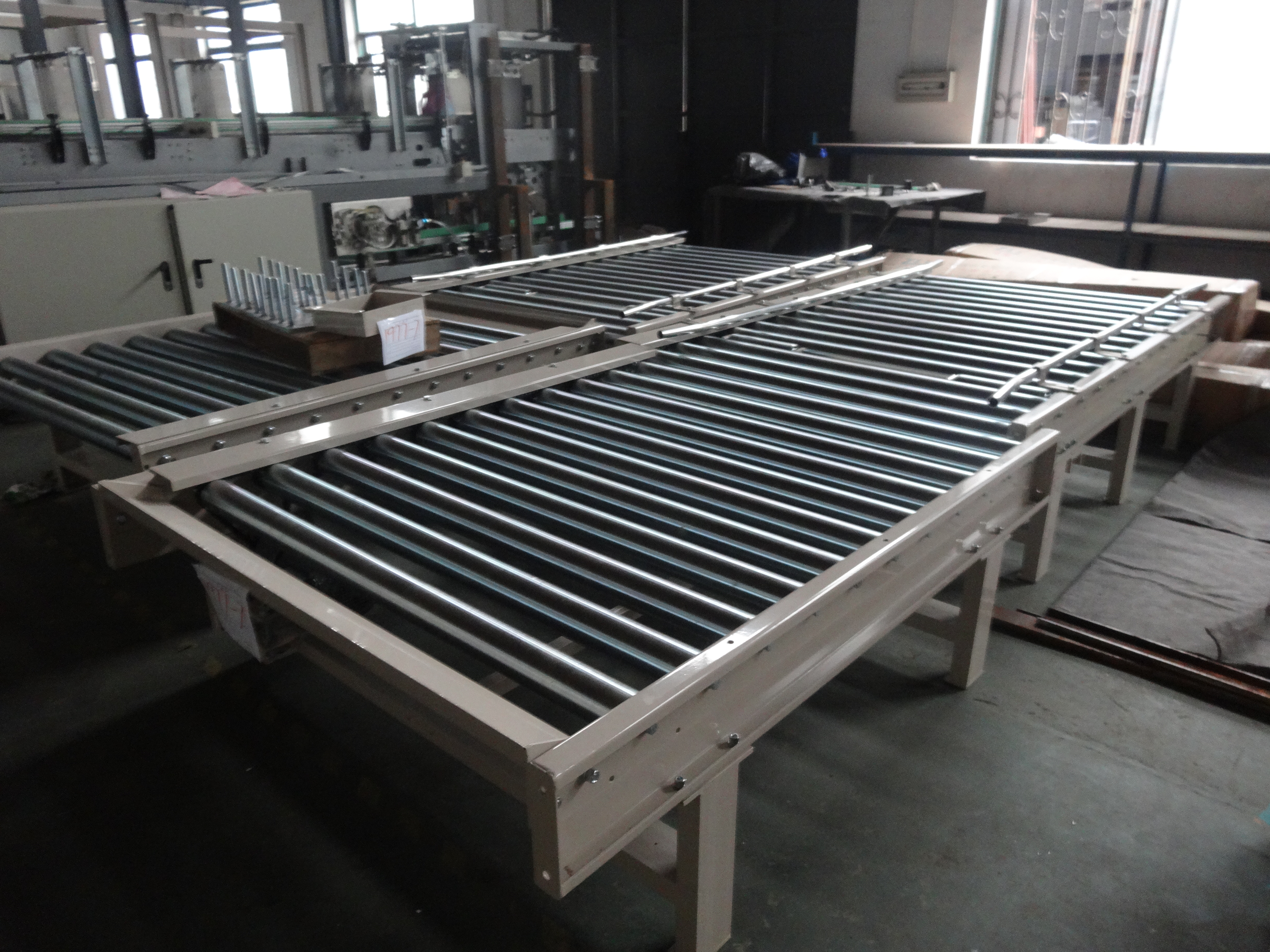 食品動(dòng)力滾筒輸送機(jī)正確操作概況