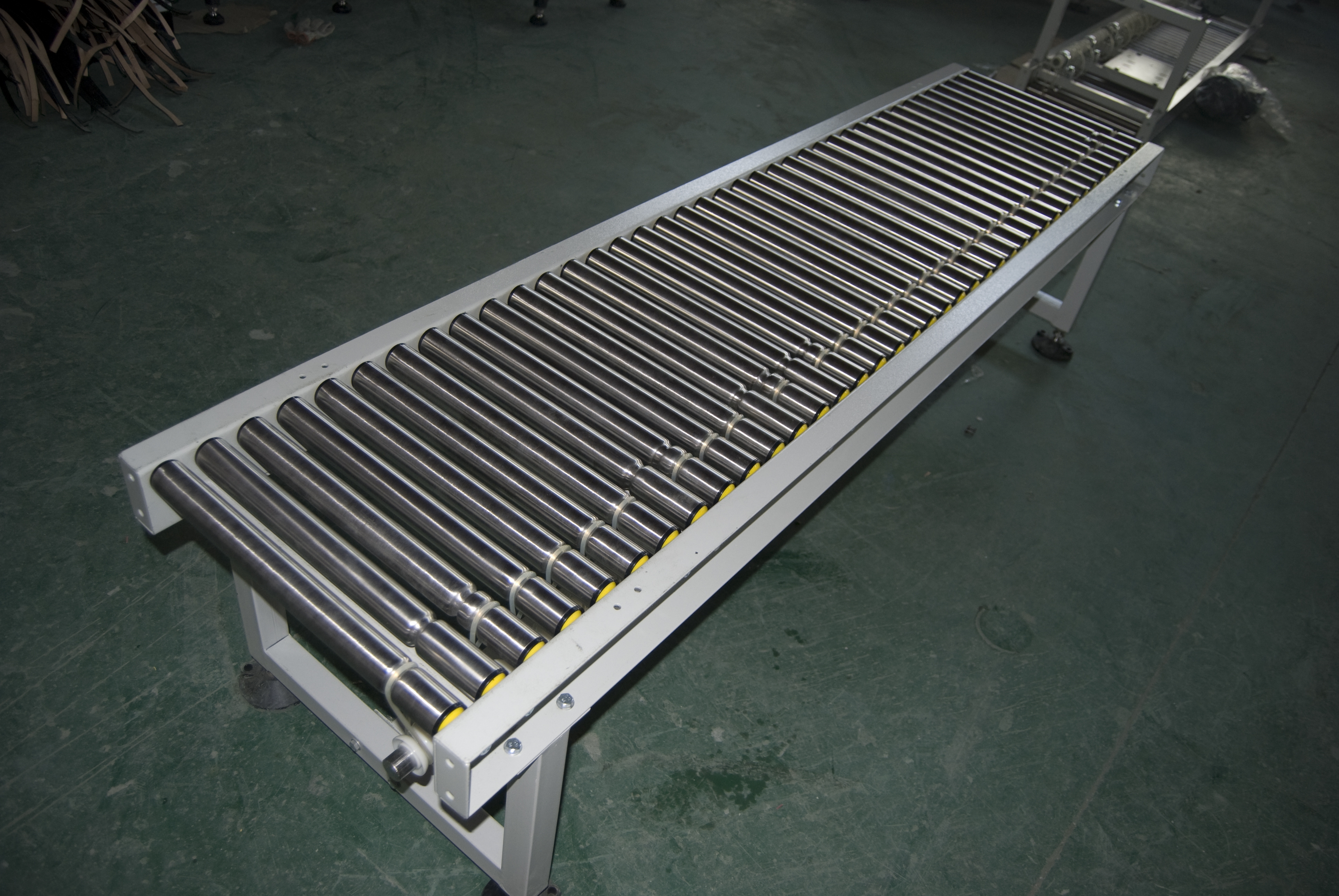 食品自由滾筒輸送機(jī)設(shè)備該如安全操作